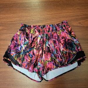 Lululemon Hotty Hot Low Rise Short 4"